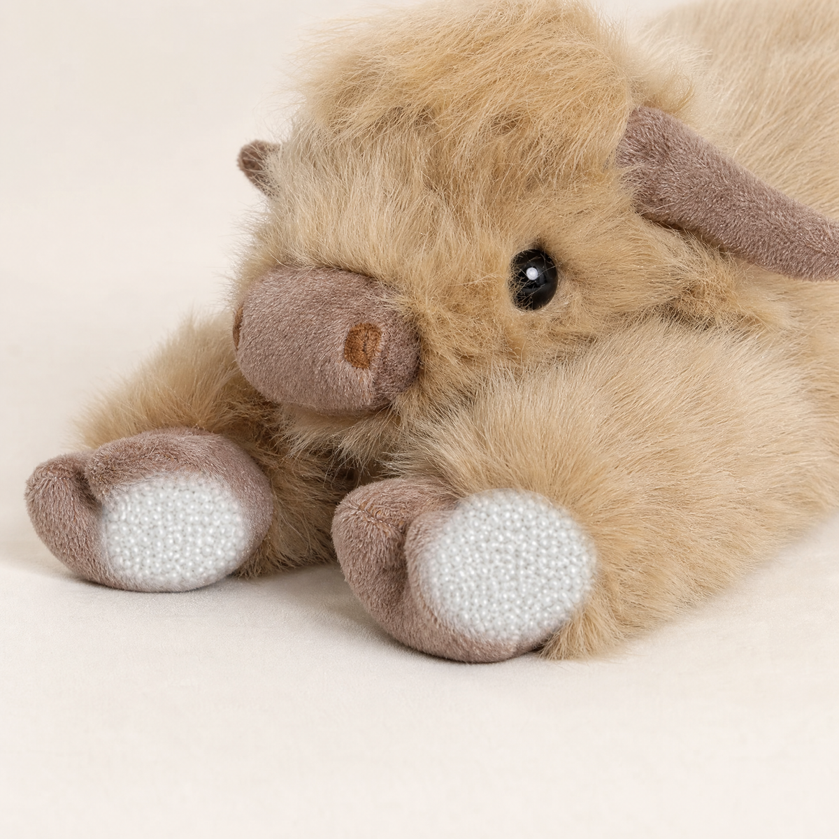 Weighted Plush Highland Cow 65 cm — Long Faux Fur & Horns 3