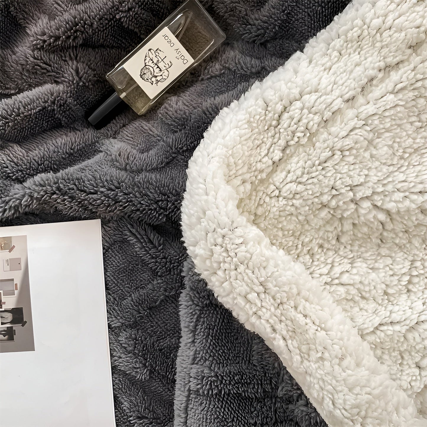 Double-Sided Fleece Throw Blanket — Ultra-Soft Winter Comfort 4