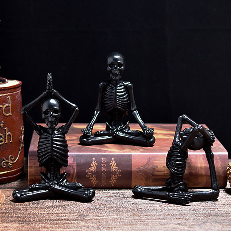 Halloween Resin Figurine — Vintage Black or White Ornament 3
