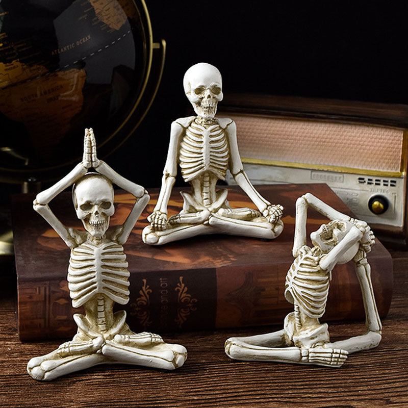 Halloween Resin Figurine — Vintage Black or White Ornament 1