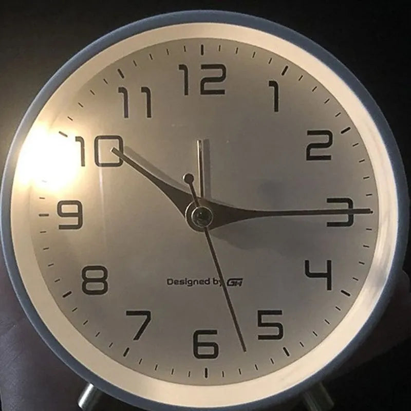 Modern Scandinavian Silent Table Clock — Sweep Movement 5