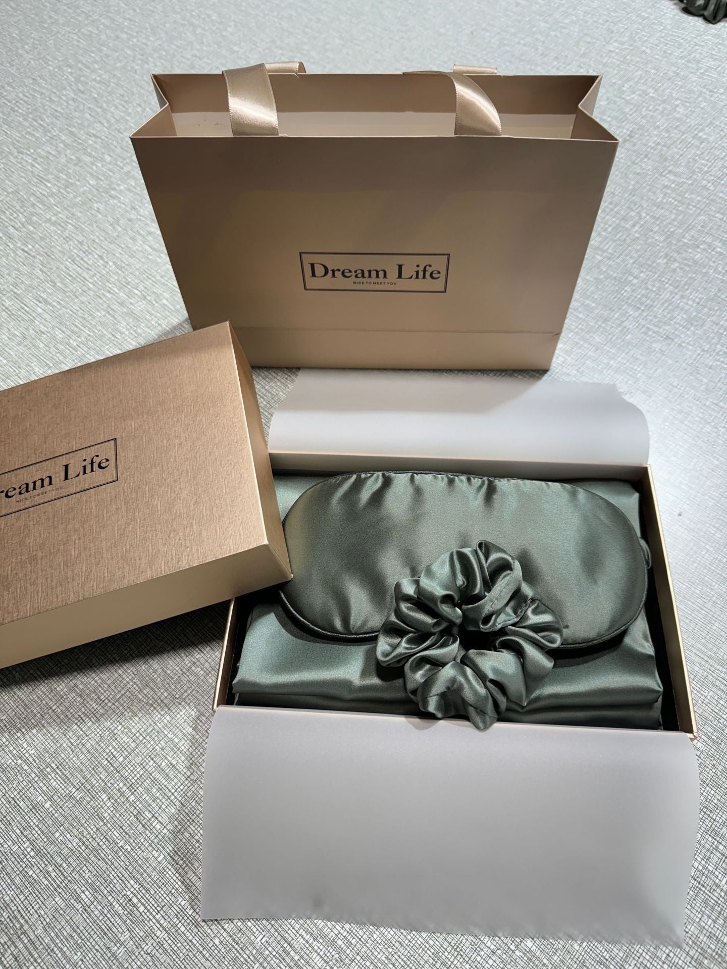 Mulberry Silk Sleep Set — Pillowcase, Eye Mask & Scrunchie 10