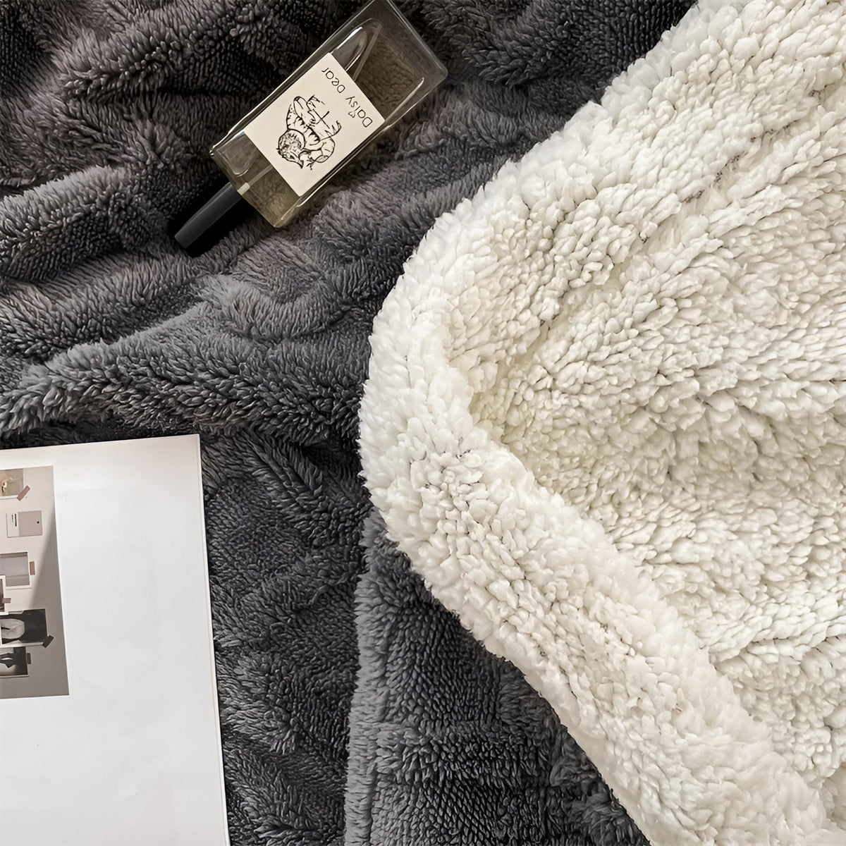 Reversible Fleece Blanket — Ultra-Soft Double-Sided Winter Throw 4