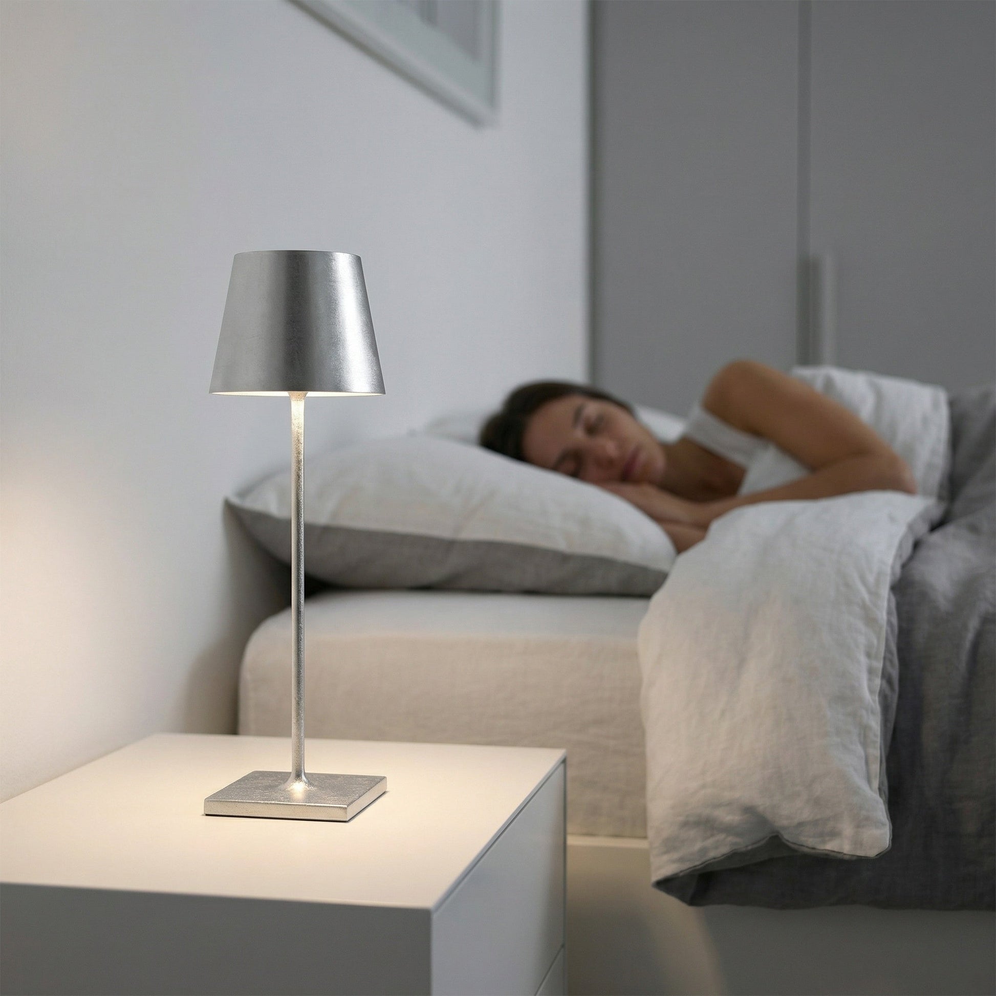 Wireless Rechargeable LED Table Lamp — Dimmable IP65 4